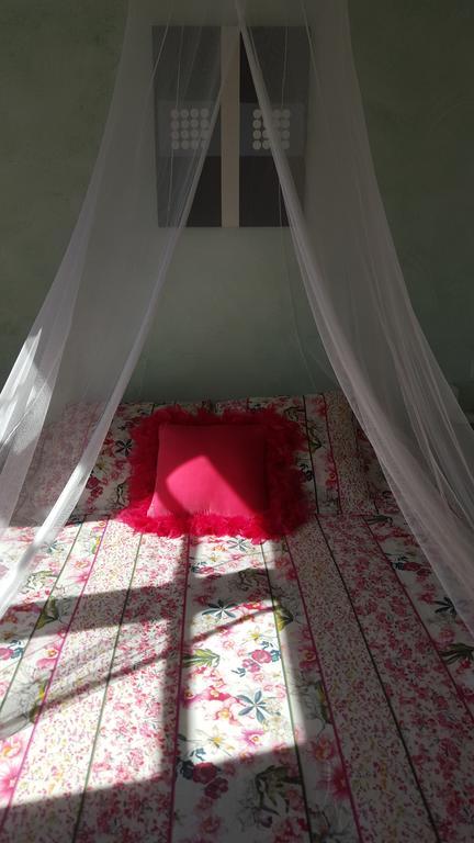 Hostal A La Sombra Del Laurel Navarrete Exterior foto